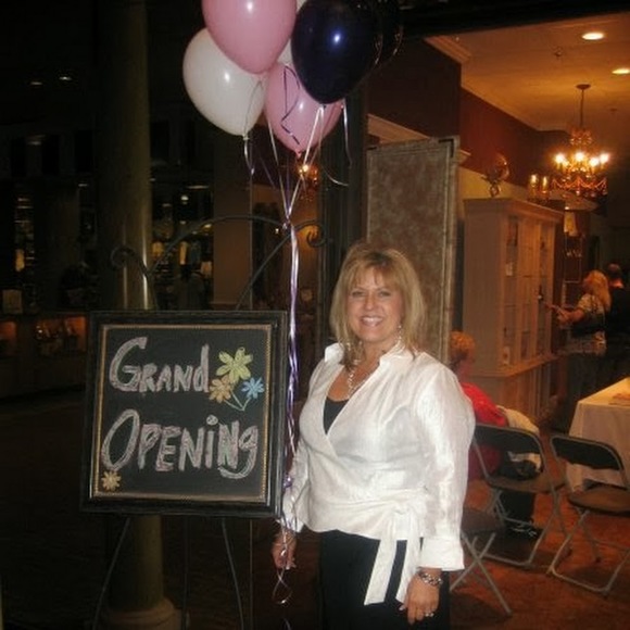 Meet your Posher, Sherry - Picture 1 of 1